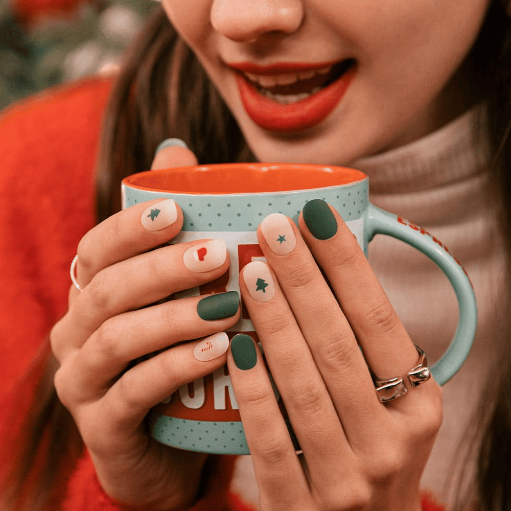The Perfect Holiday Nails To Rock This Christmas!